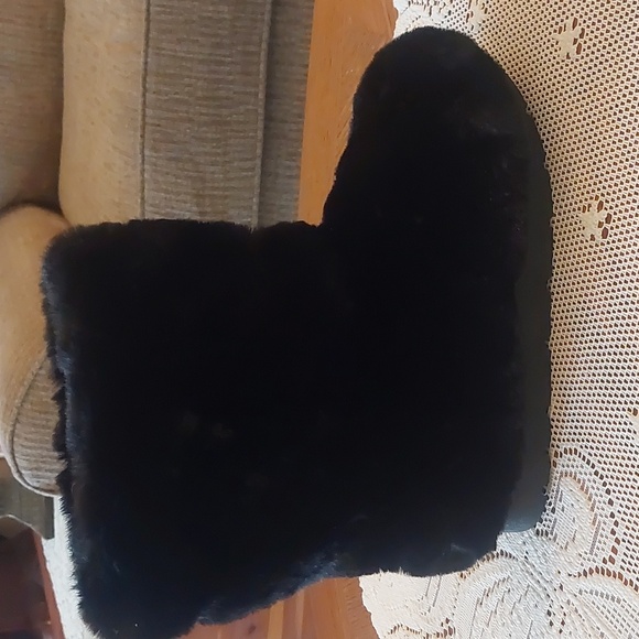 Yoki Holland Black Faux Fur Pull On Boots Sz 7 - Picture 7 of 16